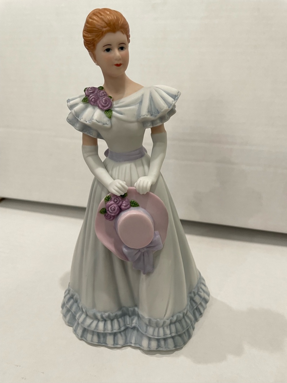 Vintage 1999 Home Interiors HOMCO Elizabeth Porcelain Figurine 14061-99 8.5”